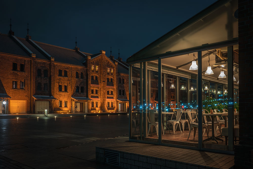 赤レンガ倉庫で楽しむ幻想的な夜景とライトアップされた歴史的建造物